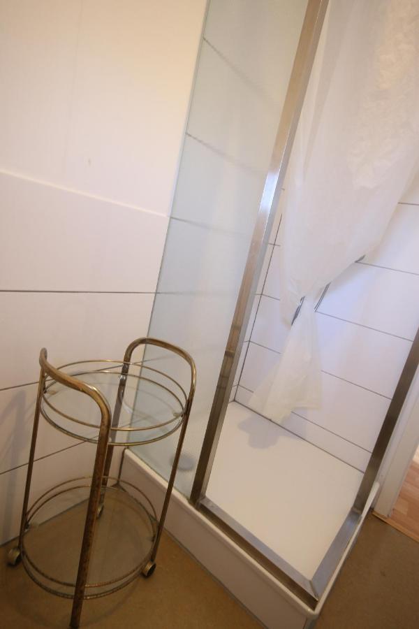 Moderne Studio Apartments Und 4 Zimmer Wohnungen In Oberhausen, Ideal Fuer Geschaeftsreisende Und Monteure Kültér fotó